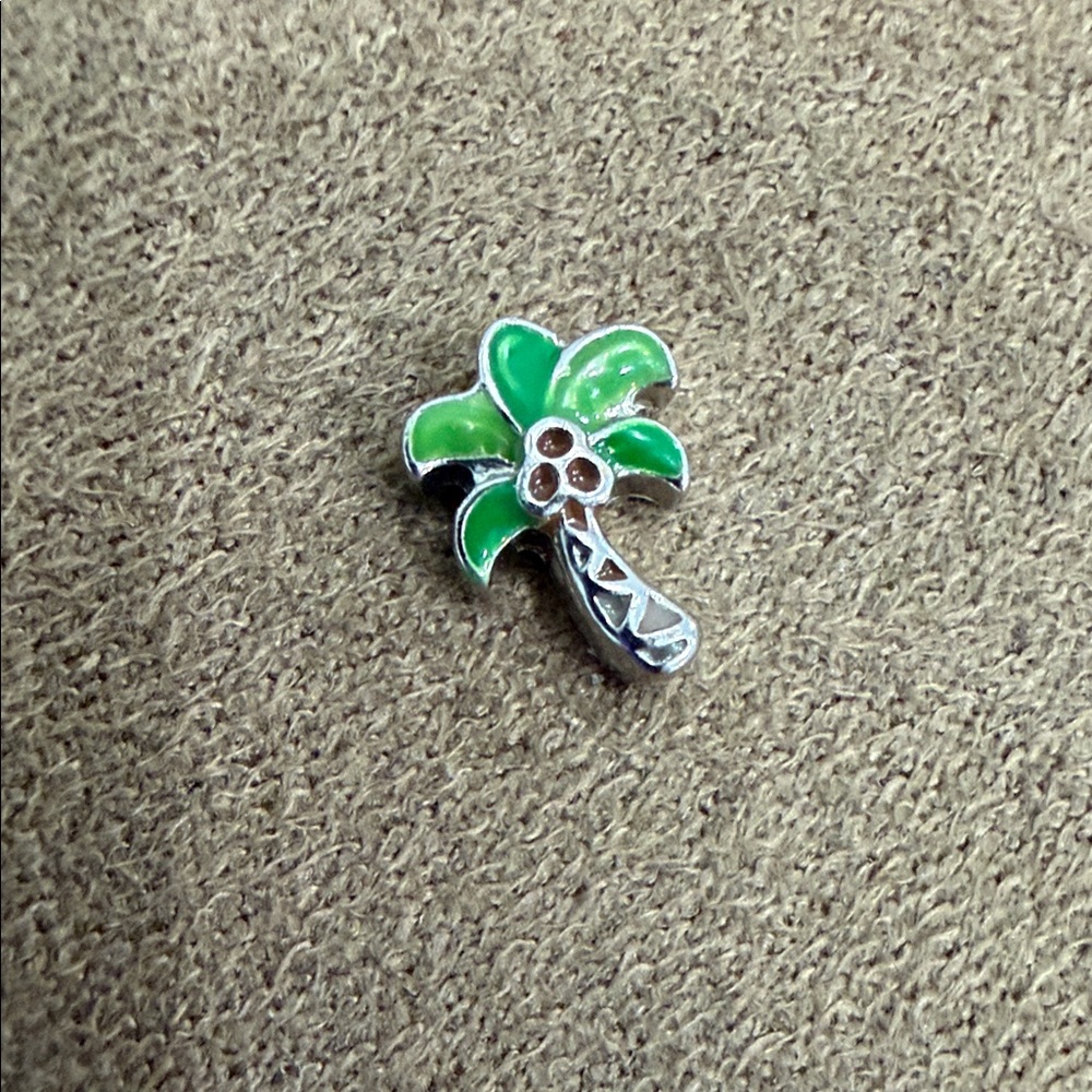 Origami owl retired palm tree charm